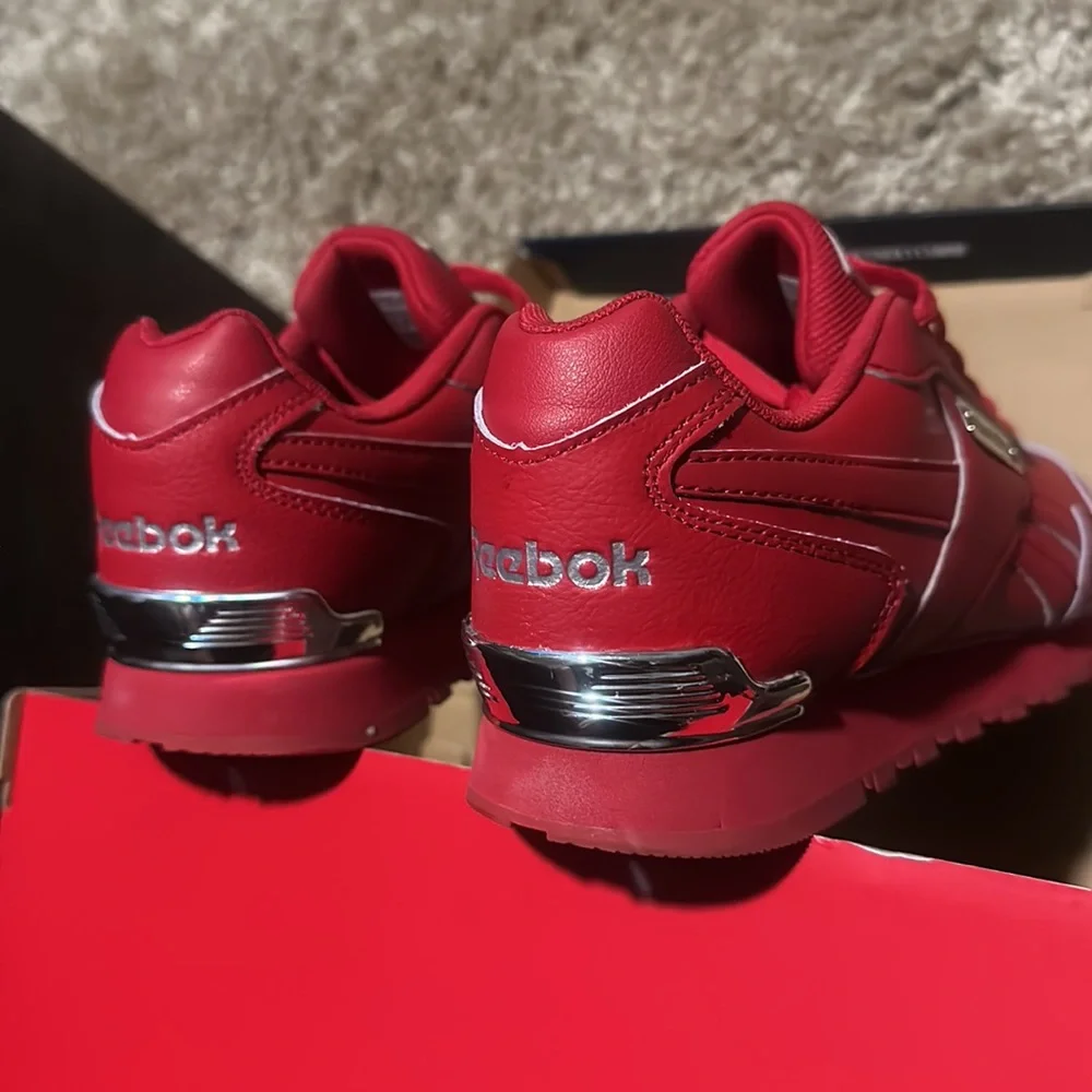 Red Reebok classic - Picture 5 of 9